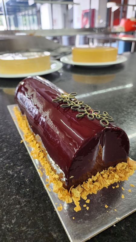 Sesión 7 Uso de moldes de silicón
Belvedere
•	Biscuit de almendra y chocolate (técnica mixta), gelèe de chabacano, crema bavaresa de chocolate y glaseado oscuro