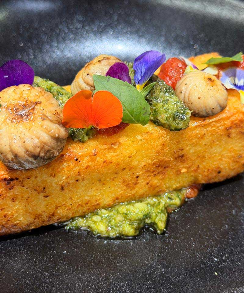 Sesión 4:
Prisma de polenta. Polenta frita, puré de jitomate, champiñones guisados, pesto de albahaca.